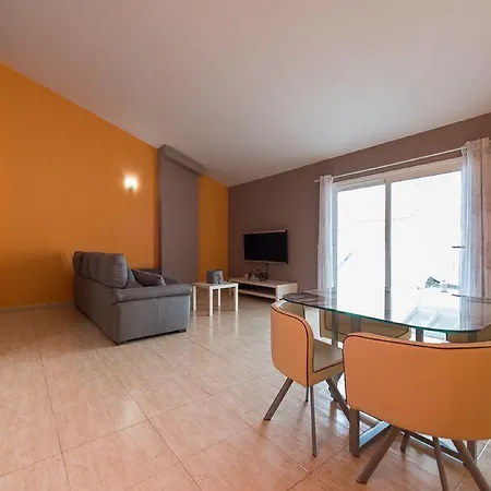 F&M Penthouse With Terrace Near Airport And Beaches Lägenhet