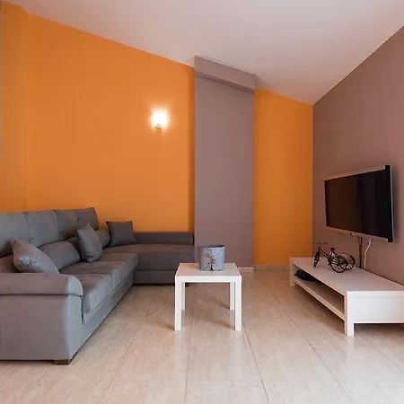 F&M Penthouse With Terrace Near Airport And Beaches Appartement